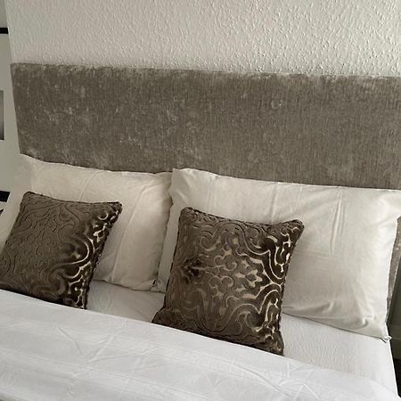 The Hyde Hendon Park Apartments In London מראה חיצוני תמונה