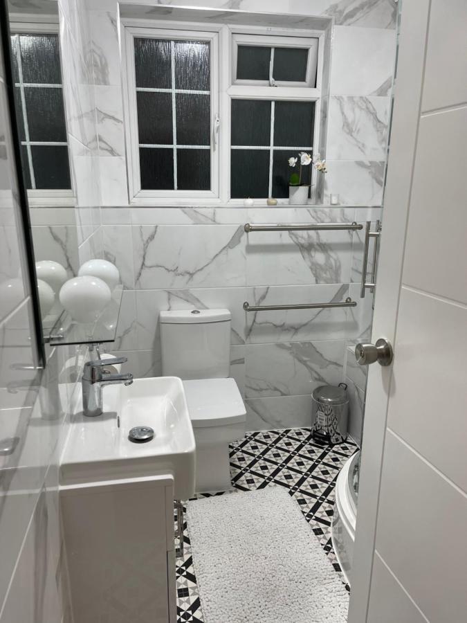 The Hyde Hendon Park Apartments In London מראה חיצוני תמונה